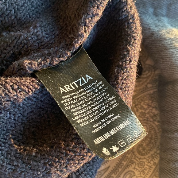 Very cozy black community knit sweater - Picture 8 of 10